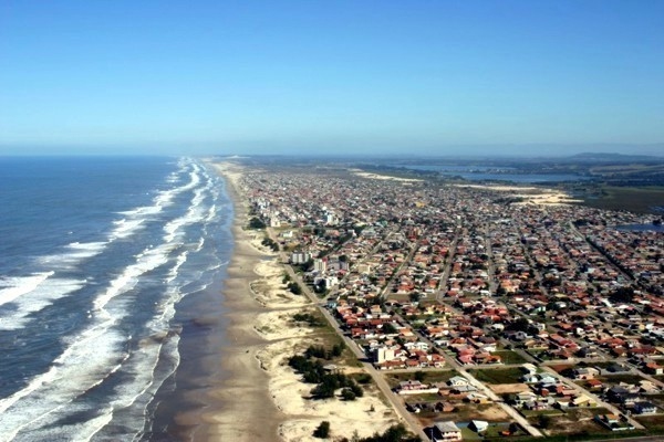 Reformas em casas de veraneio aumentam vendas no Balneário Rincão